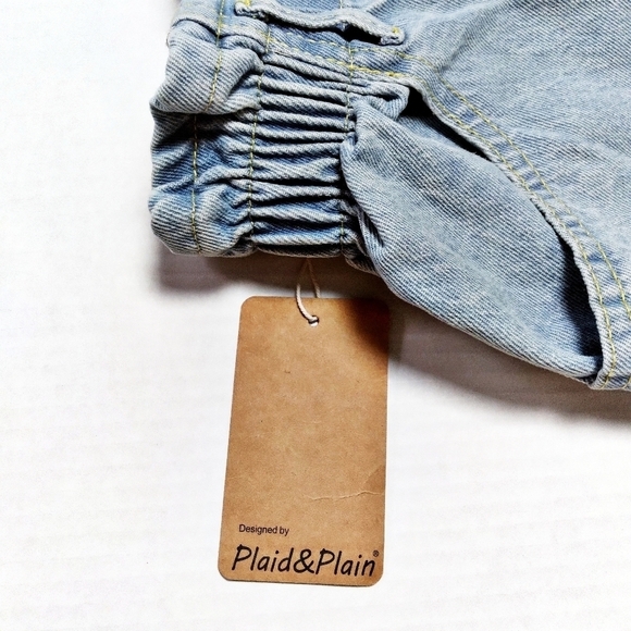 Plaid & Plain Light Wash Paperbag Waist Cuffed Denim Shorts NWT - Picture 5 of 6